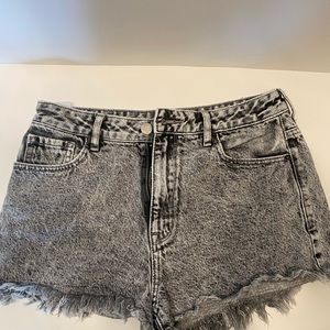 PACSUN - GREY HIGH RISE FESTIVAL JEAN SHORTS